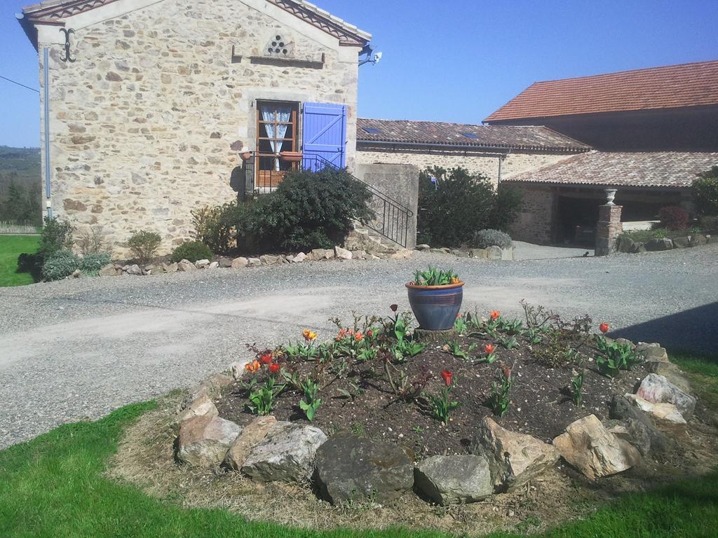 Gîtes&Chambres d'hôtes Peyrecout Laparrouquial Exterior foto